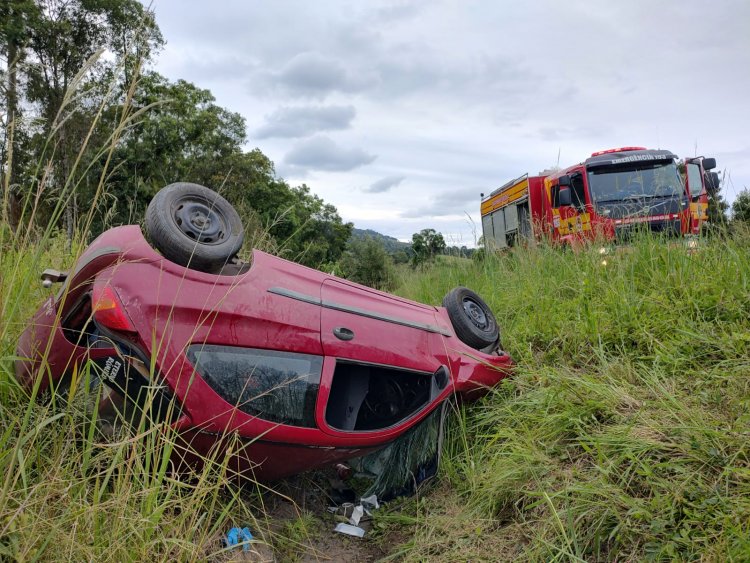 IMPRESSIONANTE: câmera registra acidente na Estrada Velha do Aeroporto