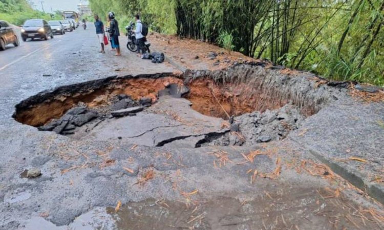 Cratera interdita trecho da Estrada do Derba nesta sexta (18)