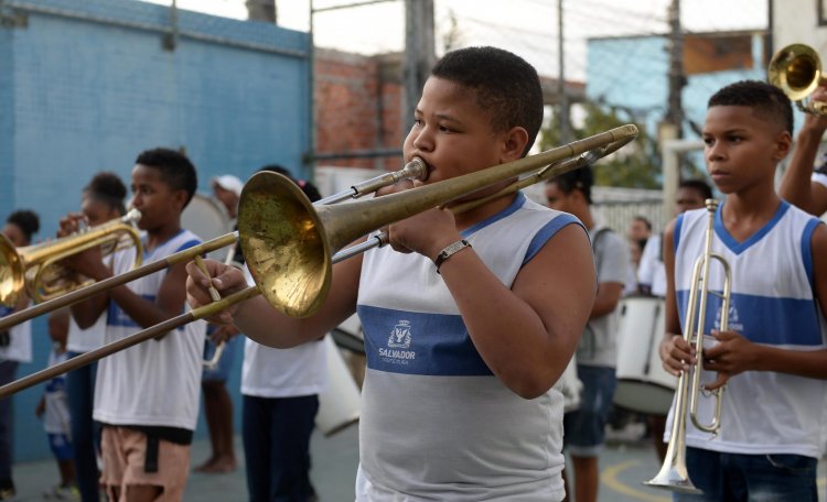 Alunos da Escola Municipal da Palestina intensificam ensaios para desfile de 7 de Setembro