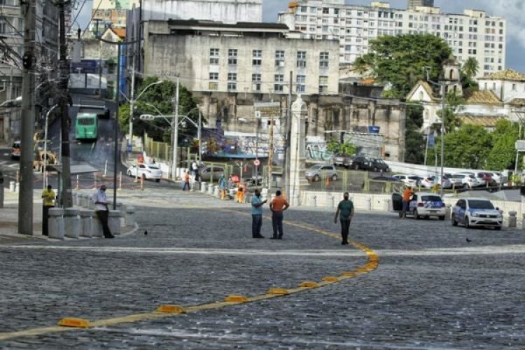 Pontos no Centro de Salvador ficam sem energia por cerca de 4h