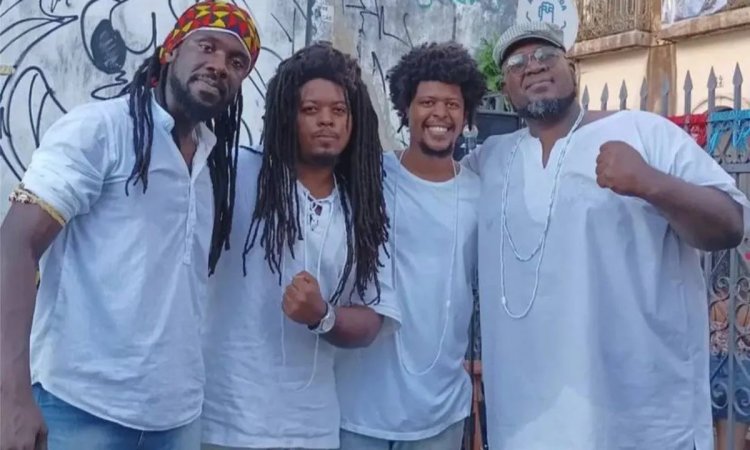 Ensaio da banda 'Negros Tambores' agita o Centro Histórico de Salvador