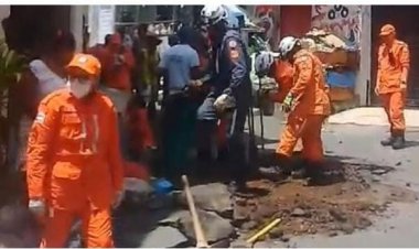 Homem cai dentro de esgoto após brigar com a esposa na Fonte do Capim e é resgatado