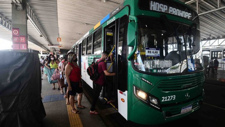 Após assembleia, rodoviários aprovam estado de greve em Salvador