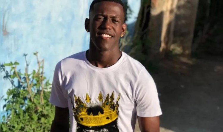 Jovem morre baleado dentro de carro no bairro de Itapuã