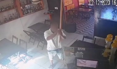 Homem se recusa a pagar conta de bar em Salvador e vandaliza local