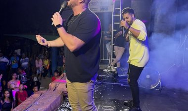 André e Mauro comemoram agenda de show em Esplanada