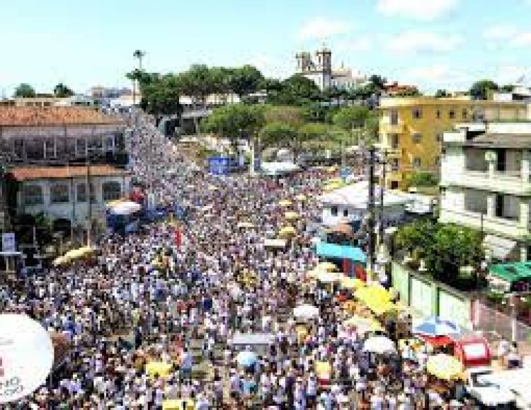 Quem tem fé vai a pé: pedidos de saúde e segurança marcam pedidos de fieis na Lavagem do Bonfim