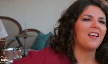 Luana Matos se apresenta com sucesso no Camarote da PM na Avenida durante o Carnaval de Salvador