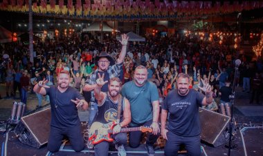 Seu Maxixe se apresenta em Jussiape, no interior da Bahia