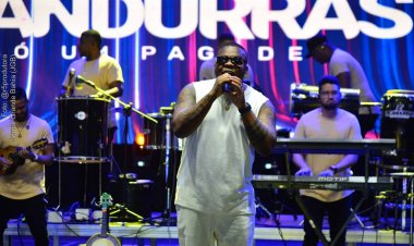 Escandurras invade o bairro de Paripe no Carnaval de Salvador