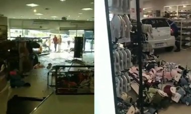carro invade loja de shopping em Salvador