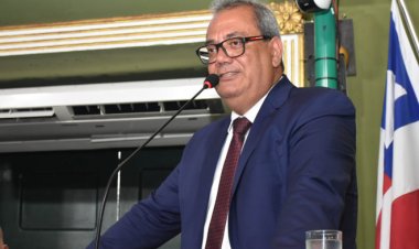 Lei de autoria de Carlos Muniz, que proíbe sacolas plásticas não recicláveis, vai vigorar a partir de 12 de maio