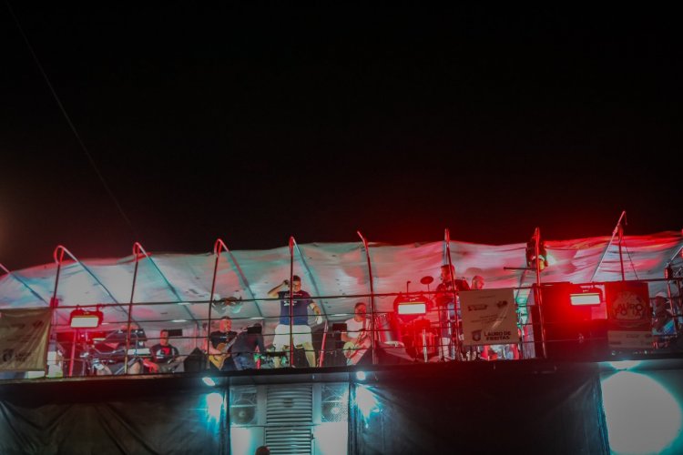 Show de Seu Maxixe em Lauro de Freitas agita multidão com energia contagiante