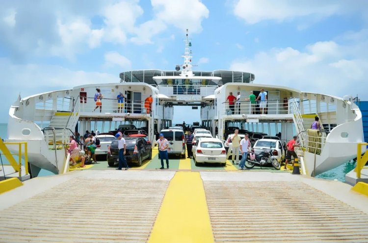 Ferry-boat para Salvador tem fila intensa nesta terça (25)