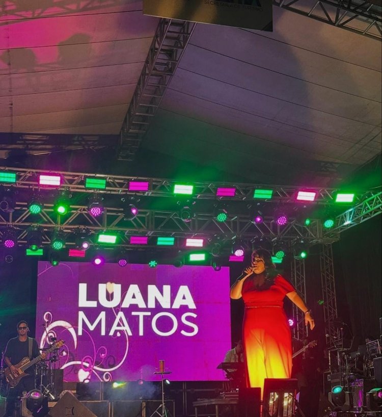 Show de Luana Matos é sucesso de público na Feira Agropecuária de Itapetinga