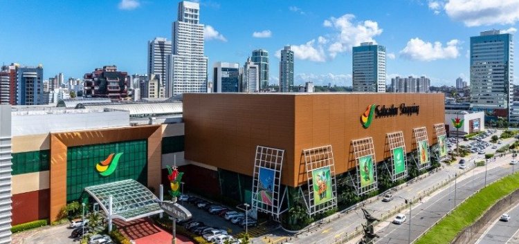 Homens furtam joalheria de shopping em Salvador