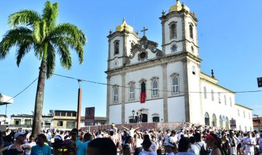 'Sexta-feira da Gratidão': fiéis se reúnem para agradecer pelas conquistas na Igreja do Bonfim, em Salvador