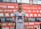 Apresentado, novo goleiro do Vitória nega recusa em disputar posição com Lucas Arcanjo