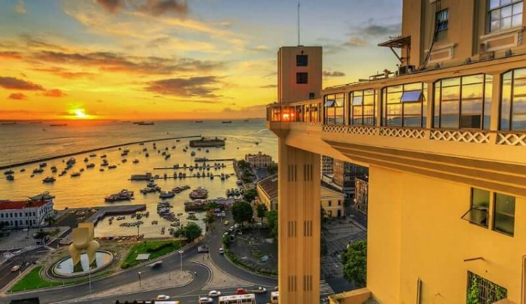 Cartão postal de Salvador, Elevador Lacerda é reaberto ao público