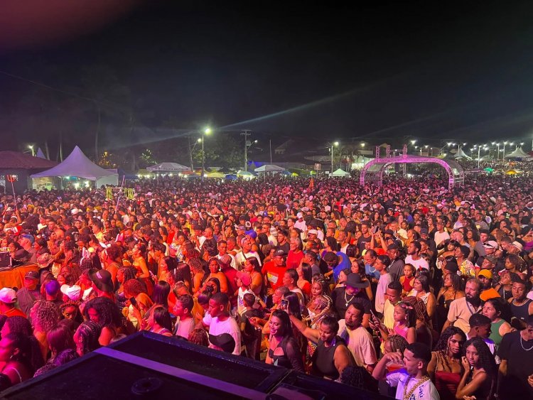 Show de Toque Dez anima público em Seabra e reúne grande participação popular